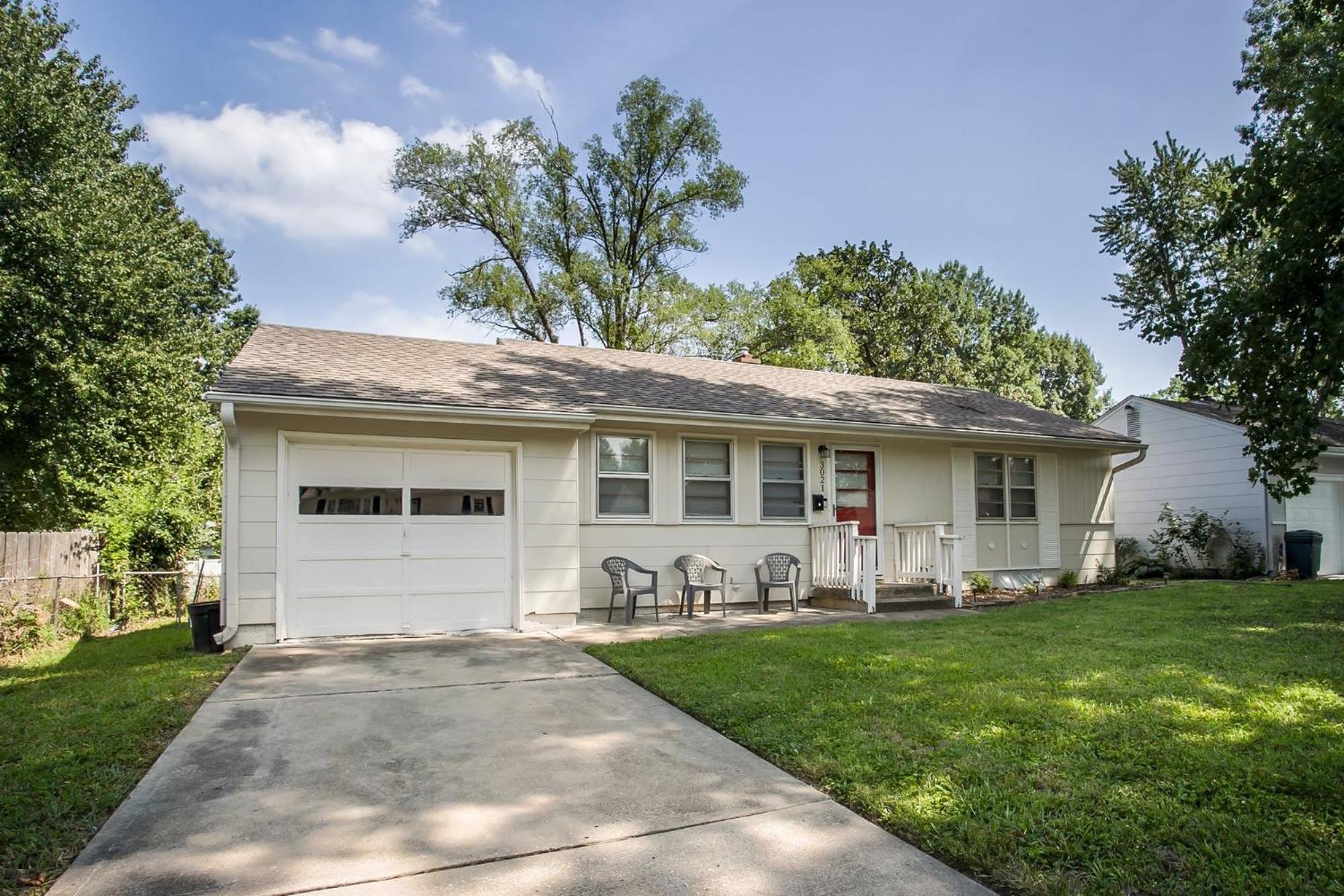 Chic Home With Huge Grassy Yard 7 Mins To Arrowhead Stadium Independence Exterior photo
